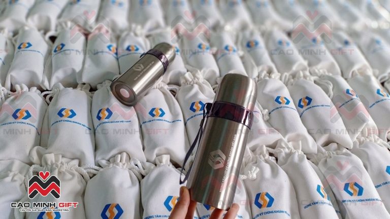 100 suất quà không đơn thuần là 100 món đồ