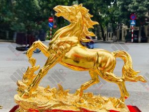 Tượng mạ vàng – Quà phong thủy tặng sếp sang trọng mà đẳng cấp