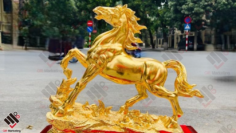 Tượng mạ vàng – Quà phong thủy tặng sếp sang trọng mà đẳng cấp