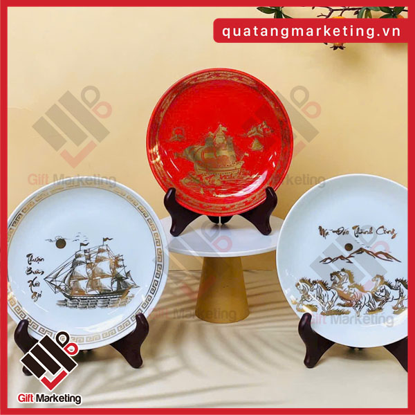 Đĩa biểu trưng gốm sứ đại hội – Món quà vinh danh tinh tế và bền vững
