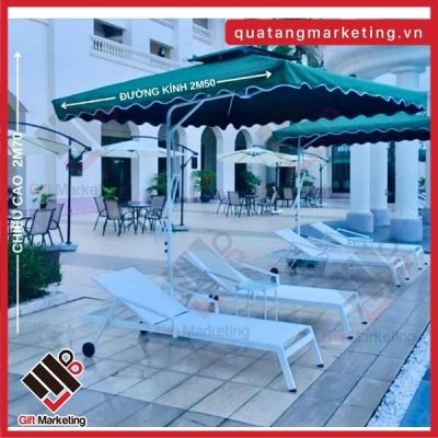 Dù quảng cáo lệch tâm 2m5 đang là loại được chọn in logo nhiều nhất phân khúc dù quảng cáo ngoài trời