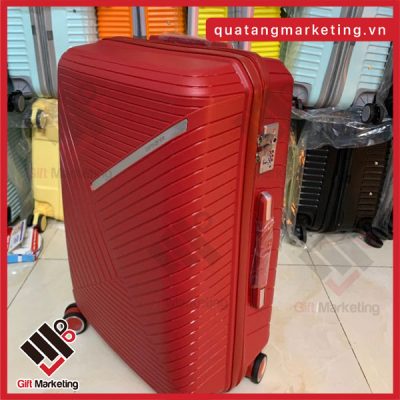 Vali Samsonite đỏ chéo in logo theo yêu cầu làm quà tặng doanh nghiệp