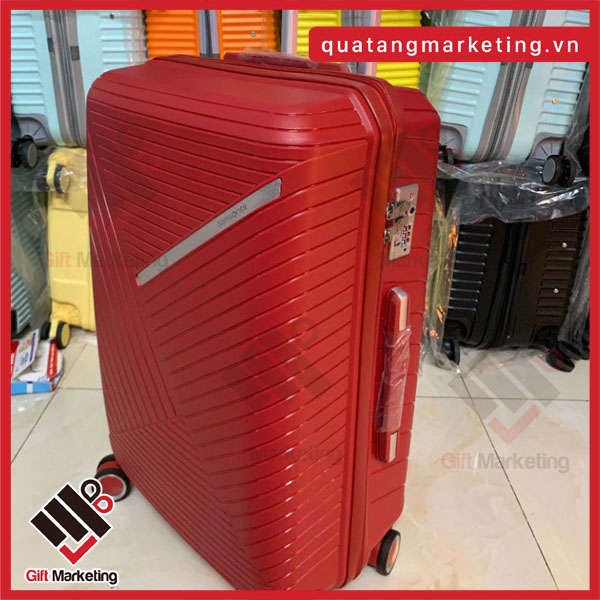 Vali Samsonite đỏ chéo in logo theo yêu cầu làm quà tặng doanh nghiệp