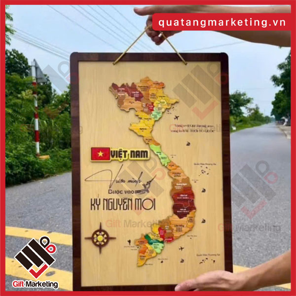Sẵn hàng số lượng lớn bản đồ Việt Nam gỗ in khắc logo theo yêu cầu làm quà tặng doanh nghiệp