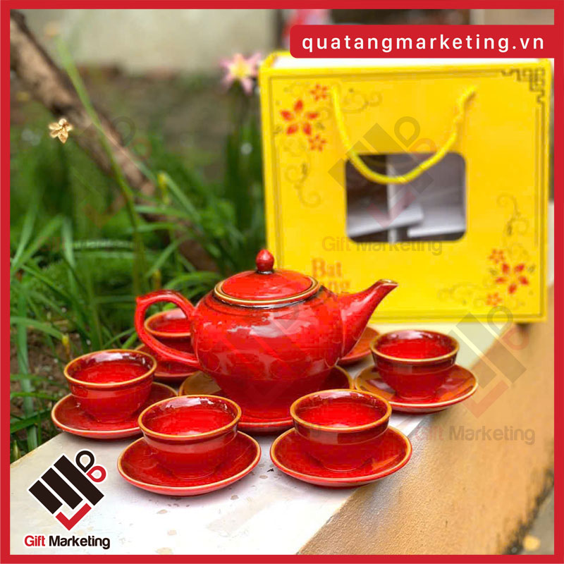 Bộ ấm chén men đỏ gốm Bát Tràng – May mắn và thịnh vượng