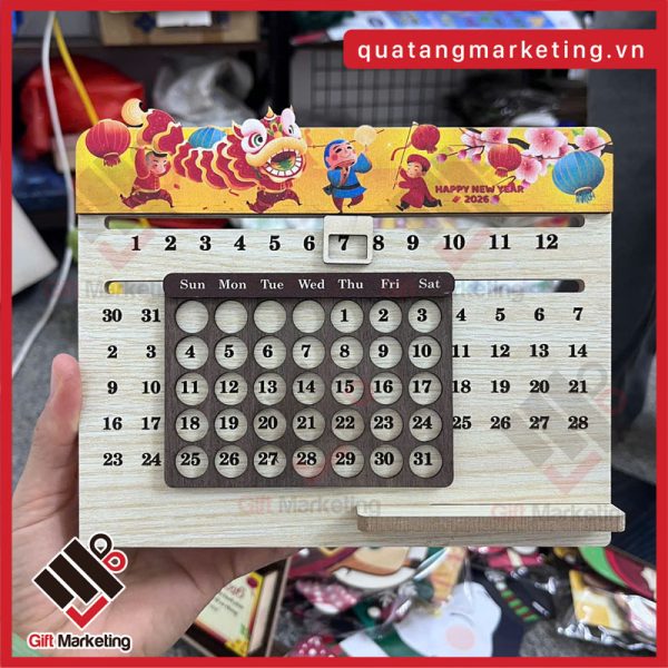 Lịch để bàn gỗ 2 ly - Quà Tết doanh nghiệp 2026 lý tưởng cho nhân viên và khách hàng