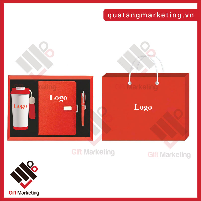 Hộp quà Tết màu đỏ: biểu tượng của tài lộc, may mắn, cực kỳ phù hợp để doanh nghiệp gửi lời chúc phát tài đầu năm.