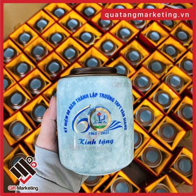 Hộp đựng trà bằng gốm là hộp đựng trà cao cấp nhất hiện nay thường được doanh nghiệp và khu công nghiệp lựa chọn in logo theo yêu cầu làm quà tặng