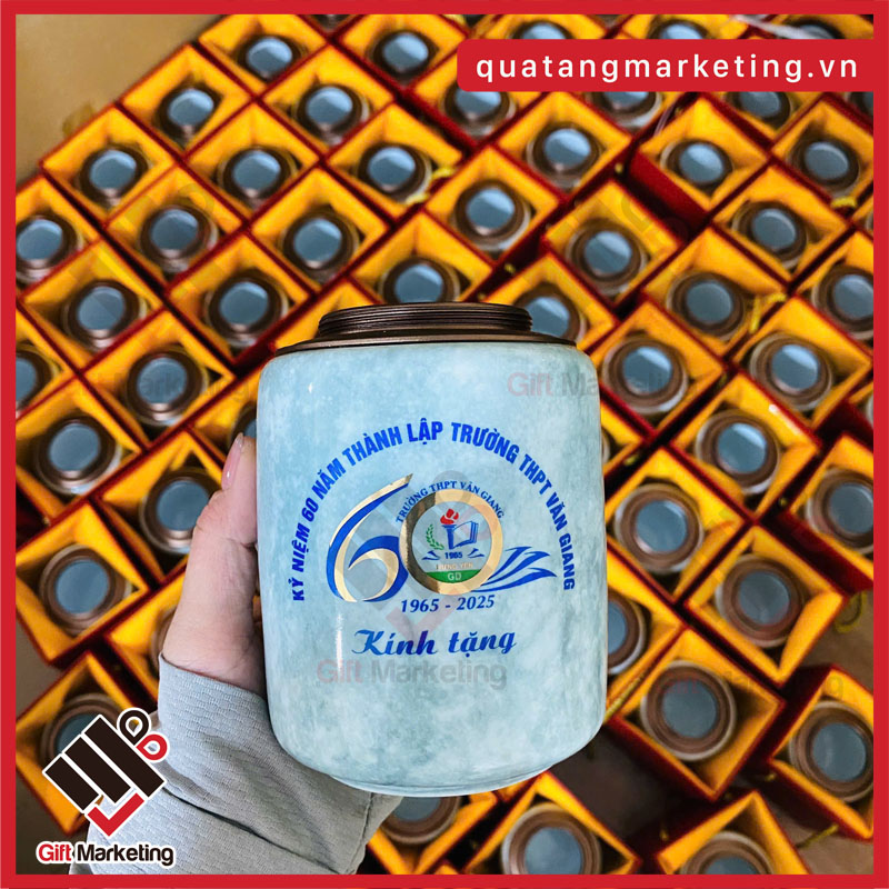 Hộp đựng trà bằng gốm là hộp đựng trà cao cấp nhất hiện nay thường được doanh nghiệp và khu công nghiệp lựa chọn in logo theo yêu cầu làm quà tặng