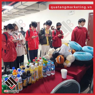 Đồ uống đóng chai – Quà tặng tuyển dụng dễ ghi điểm và chi phí tối ưu