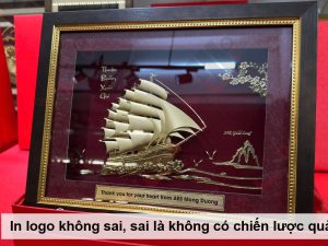 Doanh nghiệp in logo lên quà tặng không sai, sai là không có chiến lược