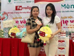 So sánh quà tặng bán hàng và giảm giá: cái nào giữ khách tốt hơn?