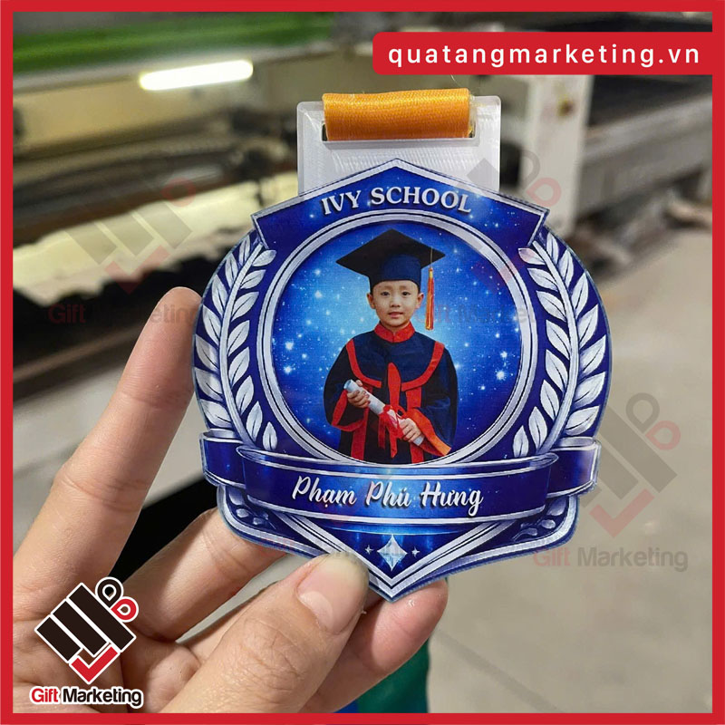 Huy chương ảnh kỷ yếu trường IVY School