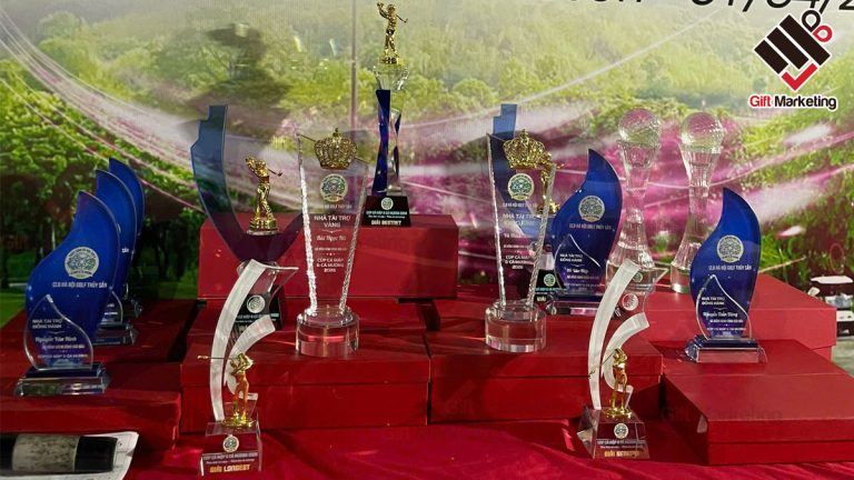 Miễn phí thiết kế cúp vinh danh pha lê Hà Nội theo yêu cầu