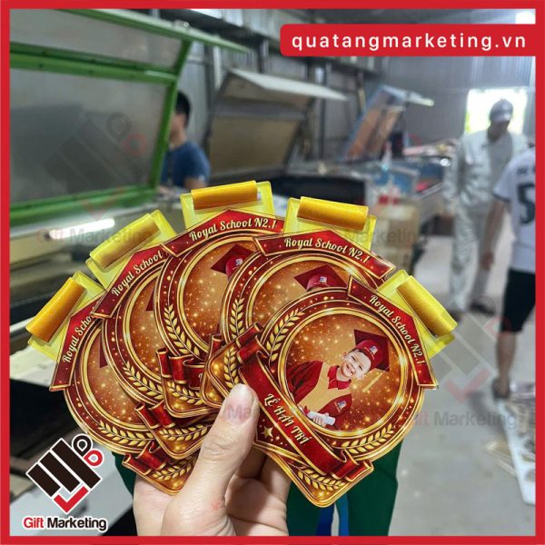 Cao Minh Gift - Xưởng sản xuất Huy chương ảnh kỷ yếu số lượng lớn giá tốt cho các hoạt động, sự kiện giáo dục ý nghĩa