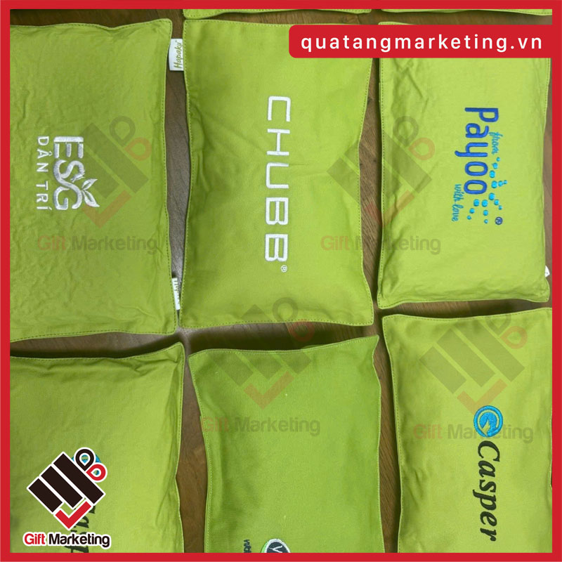 Gối chườm thảo dược in logo – biến quà tặng thành điểm chạm thương hiệu
