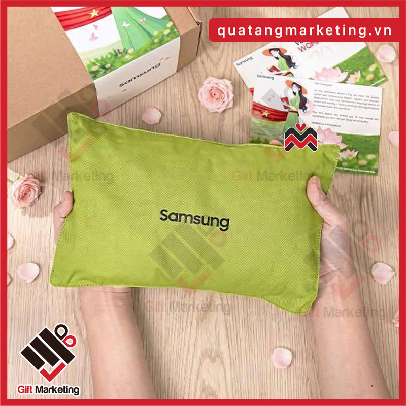Gối chườm thảo dược phù hợp làm quà trong những dịp nào?