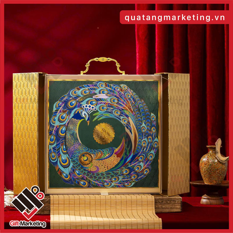 Cao Minh Gift - Địa chỉ cung cấp hộp quà Tết chim công uy tín